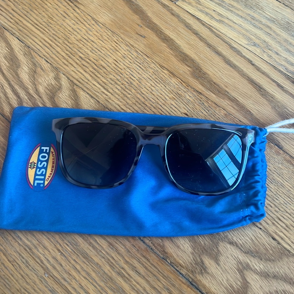 NWOT Original FOSSIL Square Sunglasses Tortoise Shell Classic Gray Brown